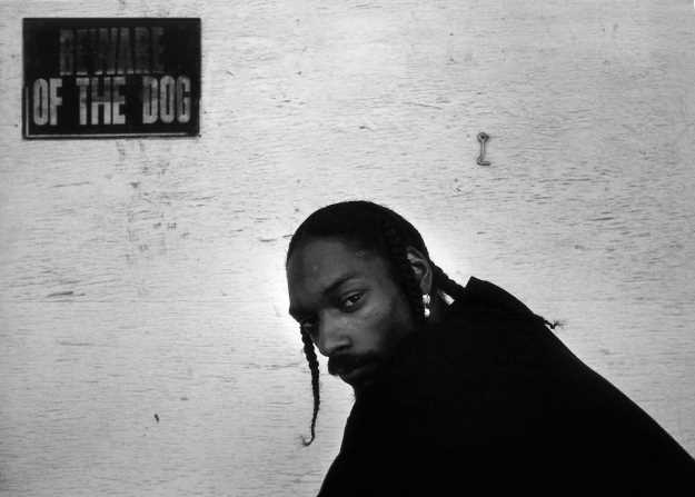 Snoop Dogg poses during a portrait session, 1998 - Estevan Oriol/Getty Images