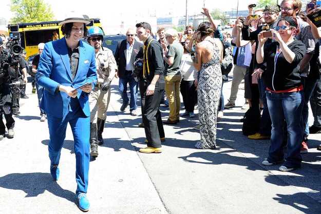 Jack White delivers the first batch of the Worlds Fastest records to fans. Credit: Steven S. Harman